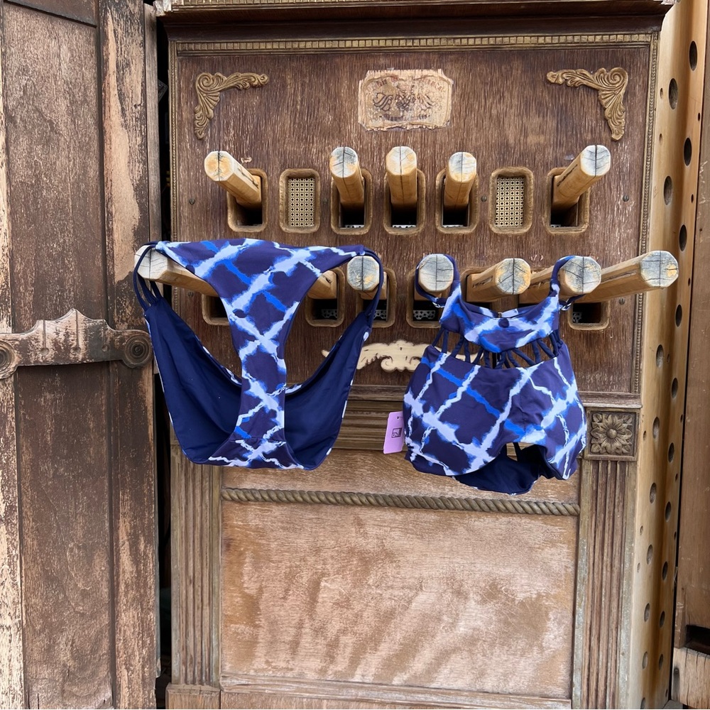 L*Space matching‎ bikini set. Blue tie dye. M